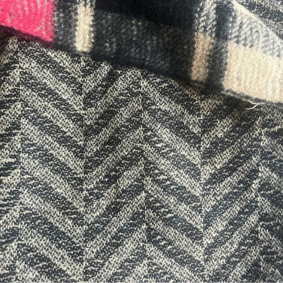☀️Oversized Cozy Plaid Fringe Blanket Wrap Scarf - Picture 7 of 8